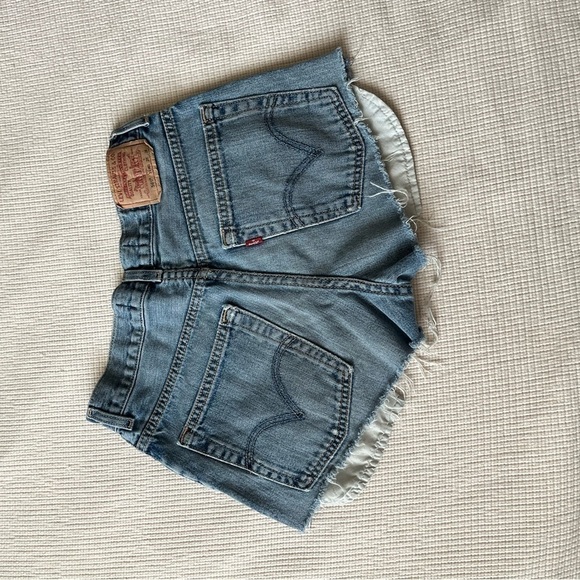 Levi’s 569 high rise 16 Regular Denim Jean Distressed Cut Off Shorts - Picture 4 of 8